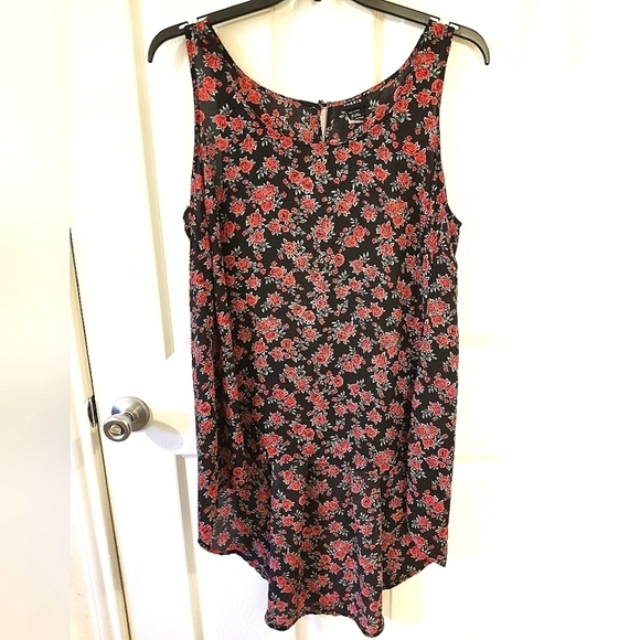 Torrid Hi Lo Tank Top - Picture 1 of 5